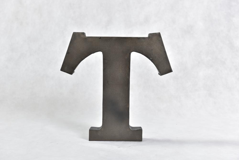 Deko-Buchstabe zum Hängen ca. 31 cm hoch T Stahl Vintage Schwarz