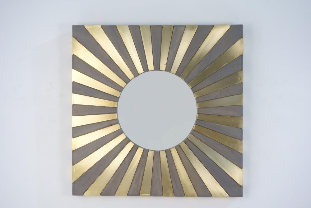 Wandspiegel mit messingverkleidetem Sonnenschliff SUN Holz Gold