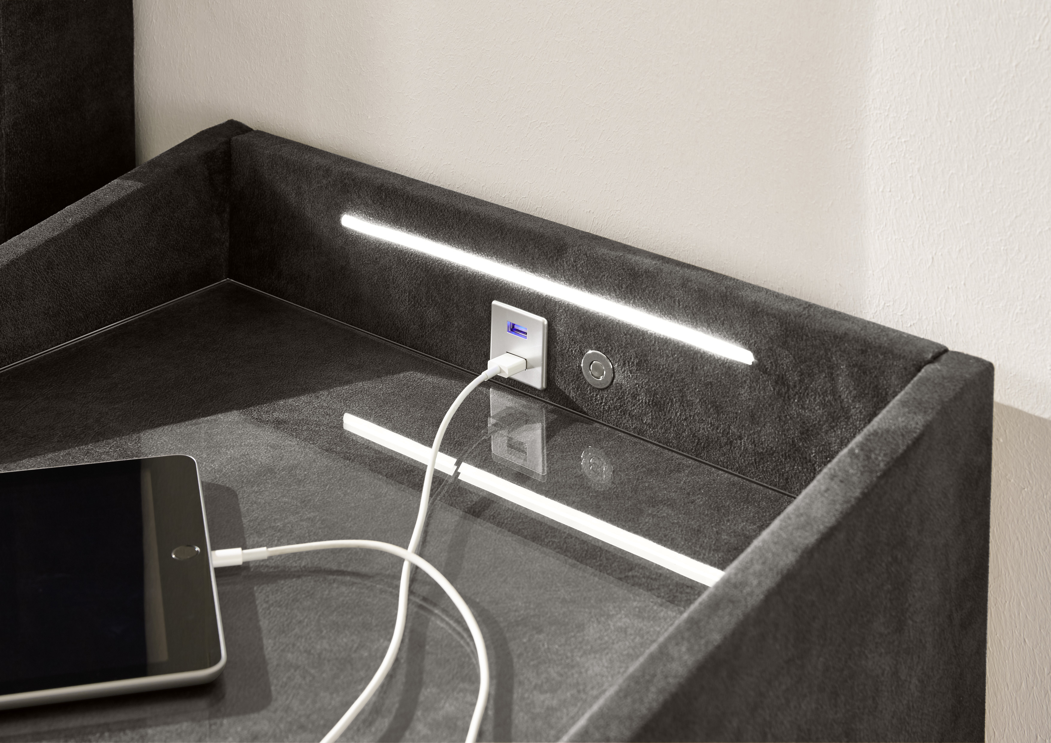 Nachtkommode inkl LED-Beleuchtung und USB-Anschluss MOON von BlackRedWhite  Dunkelbraun